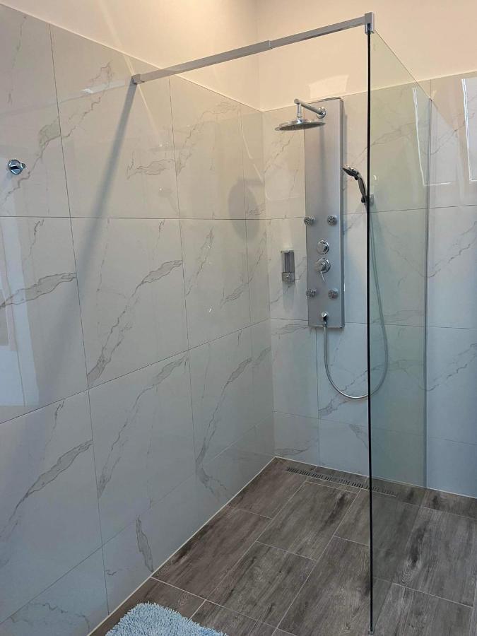 טיהאני Villa Corner מראה חיצוני תמונה
