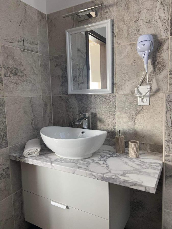 טיהאני Villa Corner מראה חיצוני תמונה