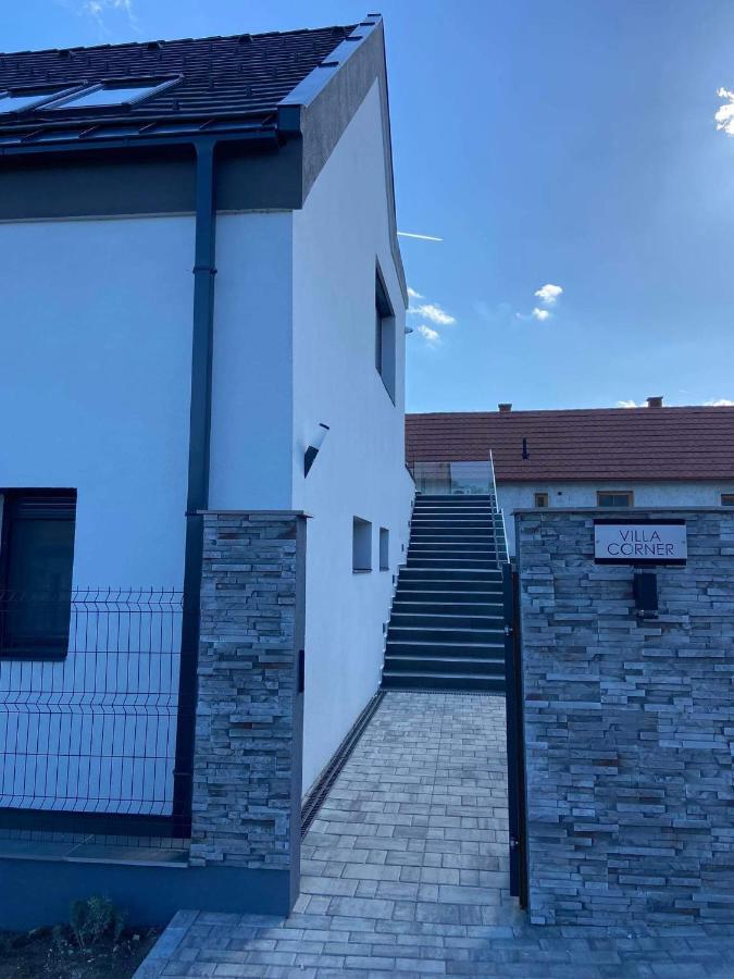 טיהאני Villa Corner מראה חיצוני תמונה