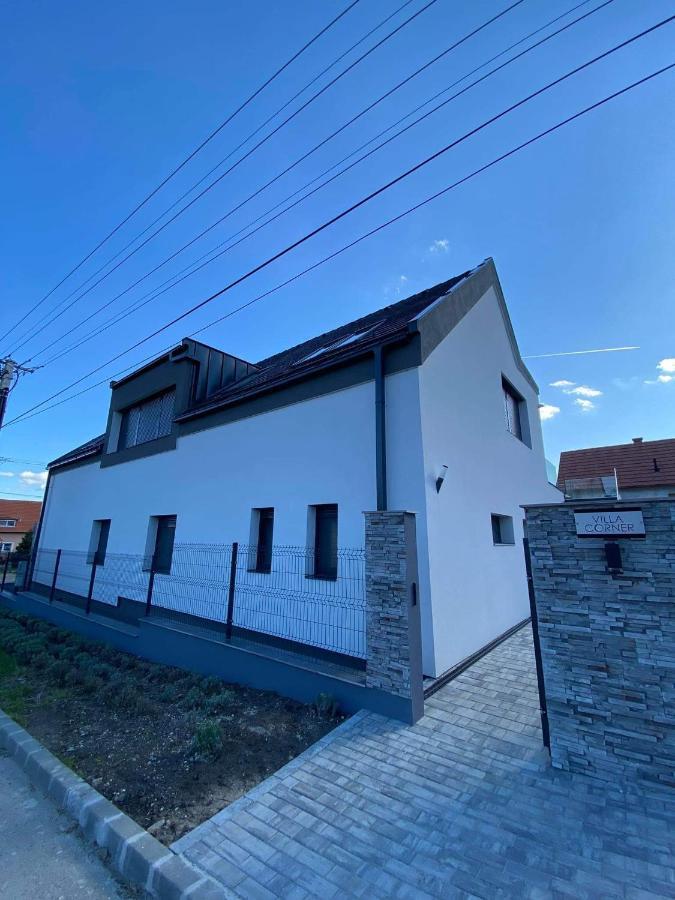 טיהאני Villa Corner מראה חיצוני תמונה